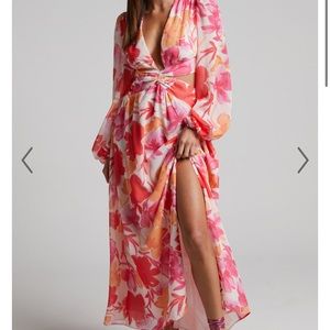 NWT Showpo long sleeve cut out floral maxi dress. Perfect vacation dress!